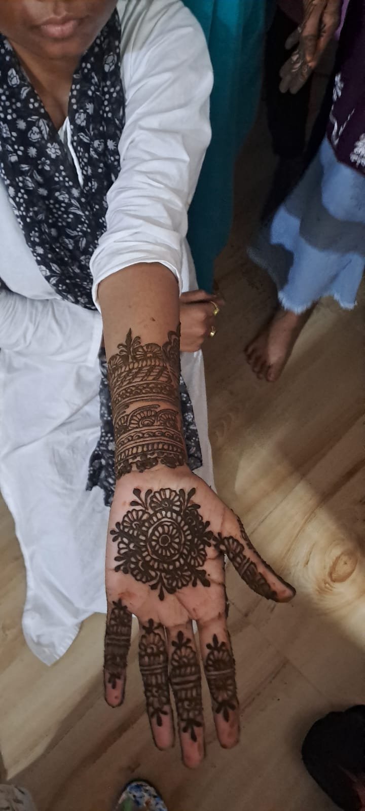 Free mehndi training for girls and women