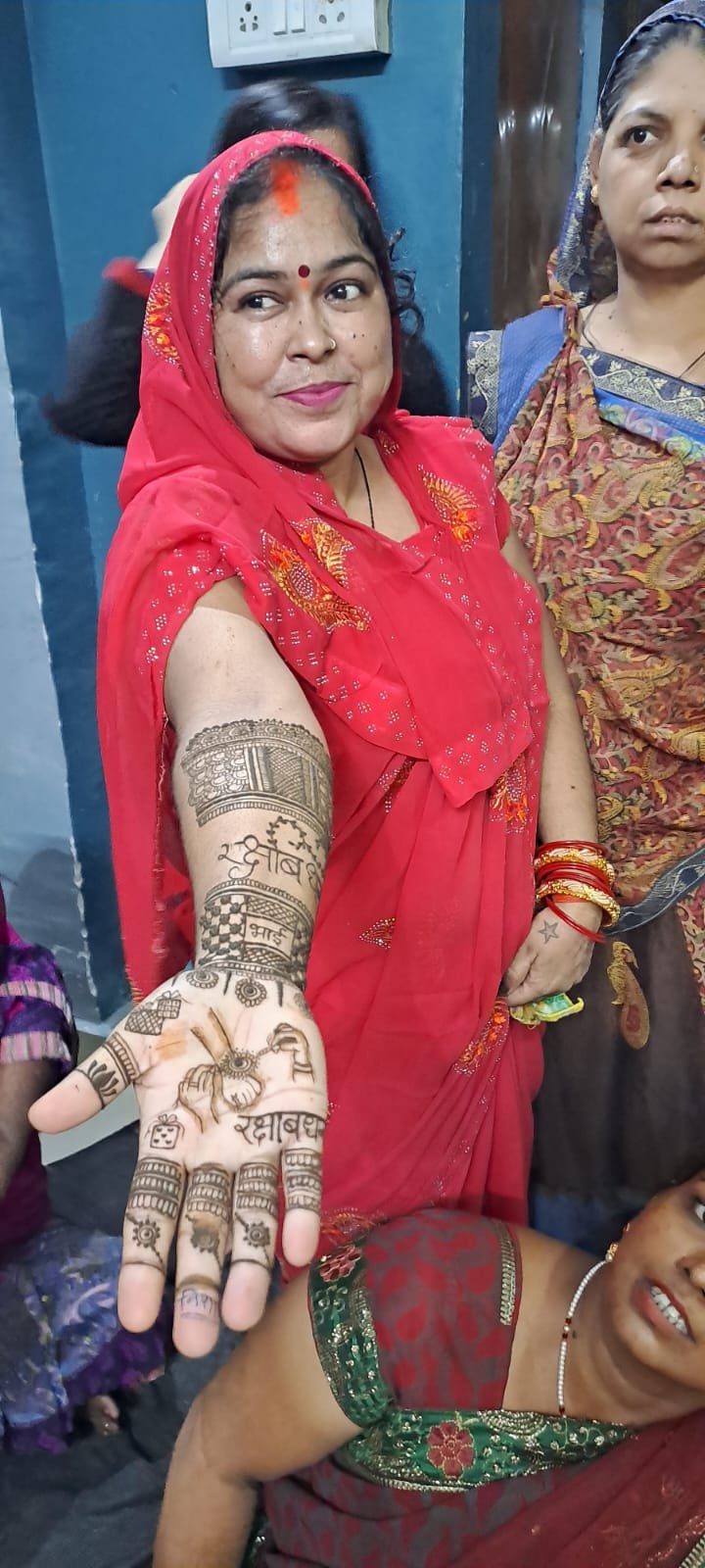 Free mehndi training for girls and women